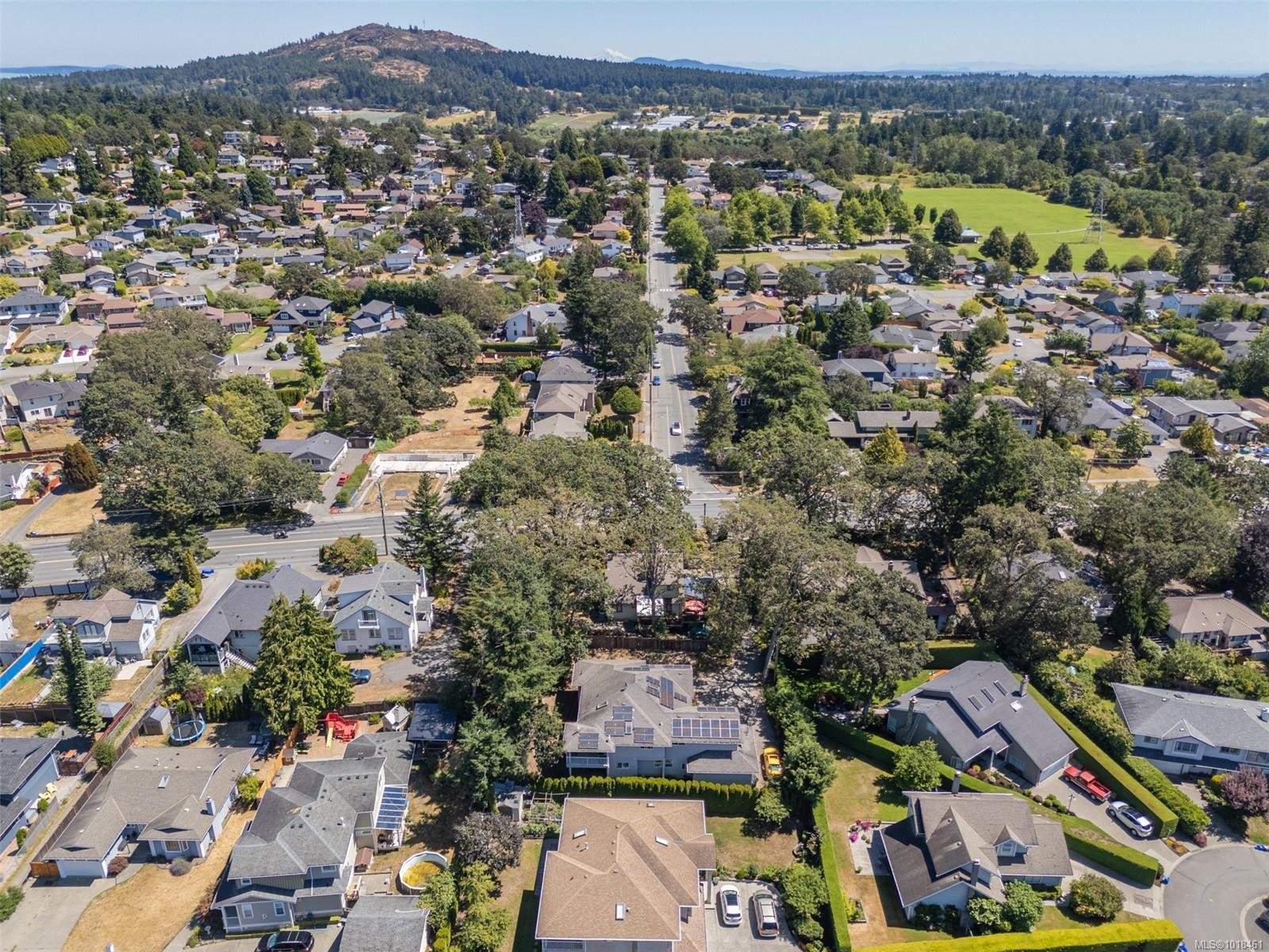 4202 Quadra St, Saanich, BC