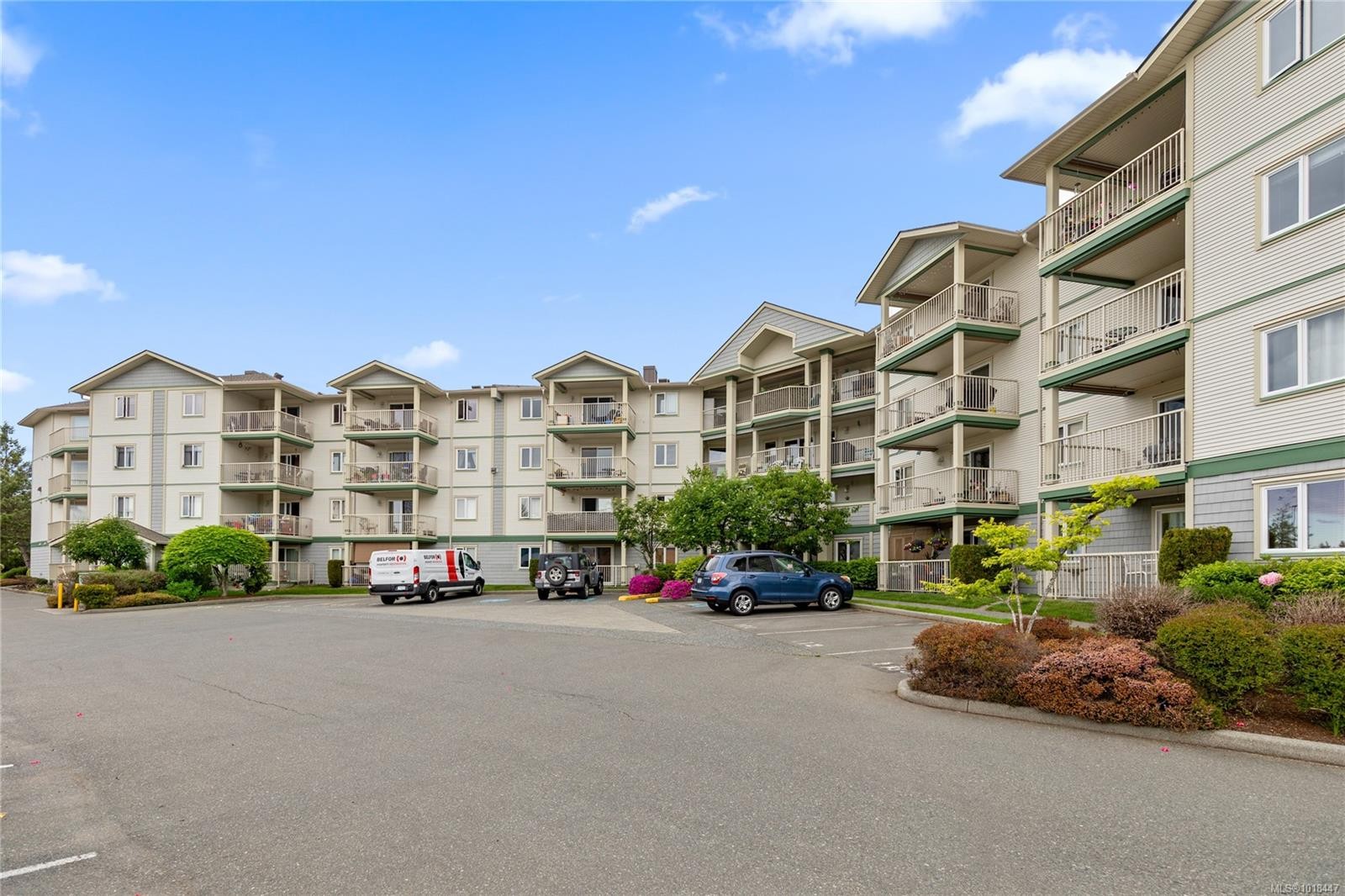 204-4971 Songbird Pl, Nanaimo, BC - Outdoor With Facade