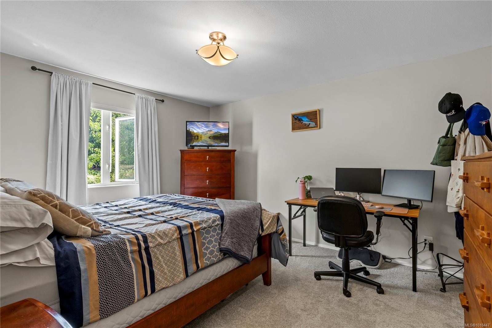 204-4971 Songbird Pl, Nanaimo, BC - Indoor Photo Showing Bedroom