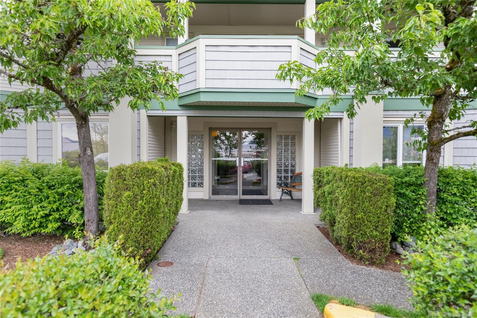 204-4971 Songbird Pl, Nanaimo, BC - Outdoor