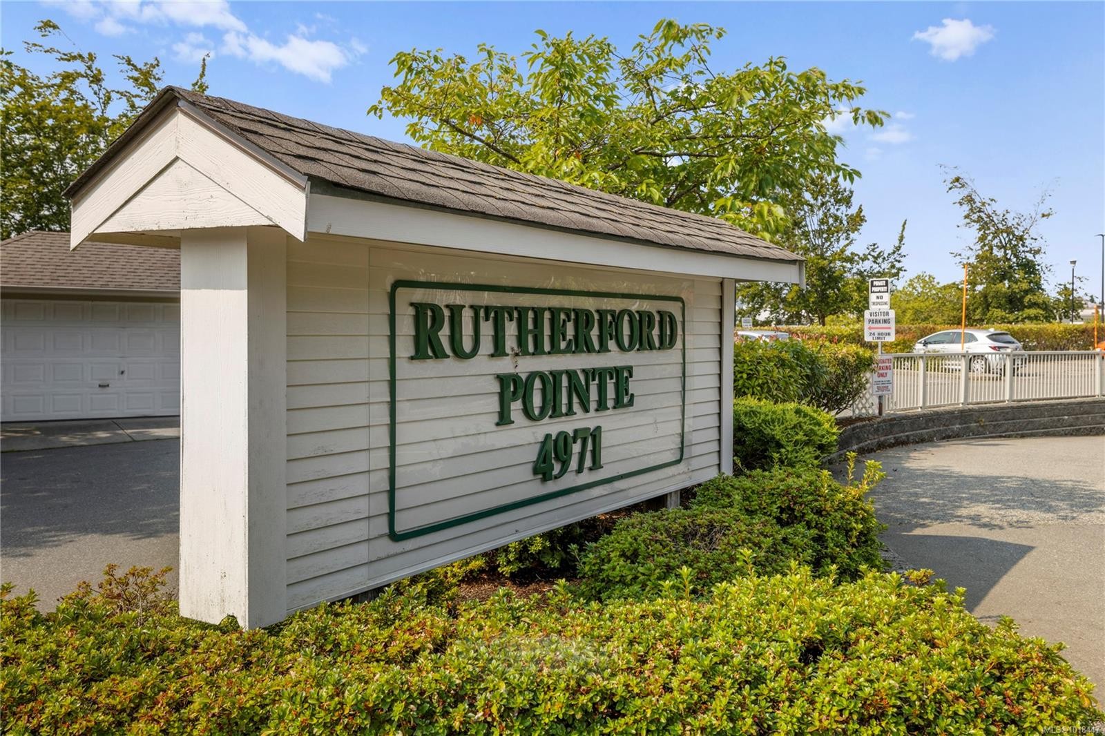 204-4971 Songbird Pl, Nanaimo, BC - Outdoor