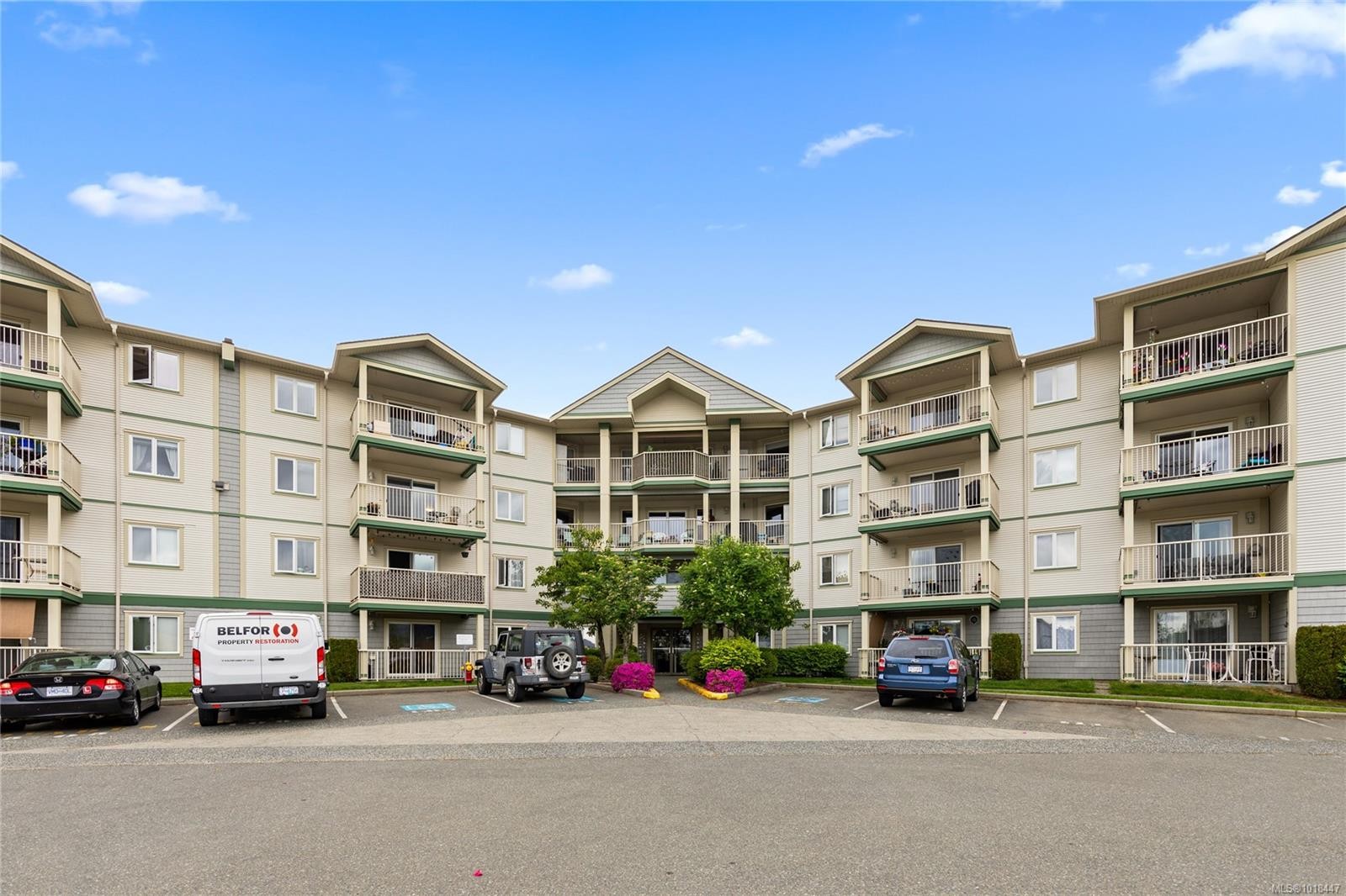 204-4971 Songbird Pl, Nanaimo, BC - Outdoor With Facade