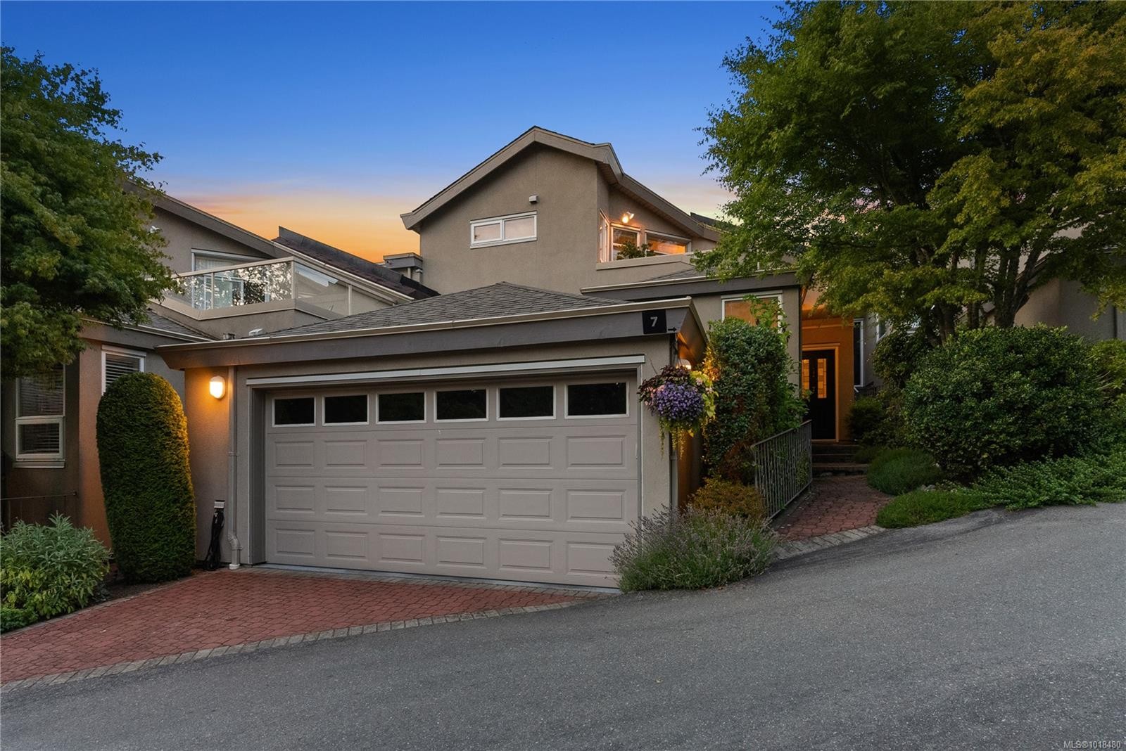 7-4771 Cordova Bay Rd, Saanich, BC