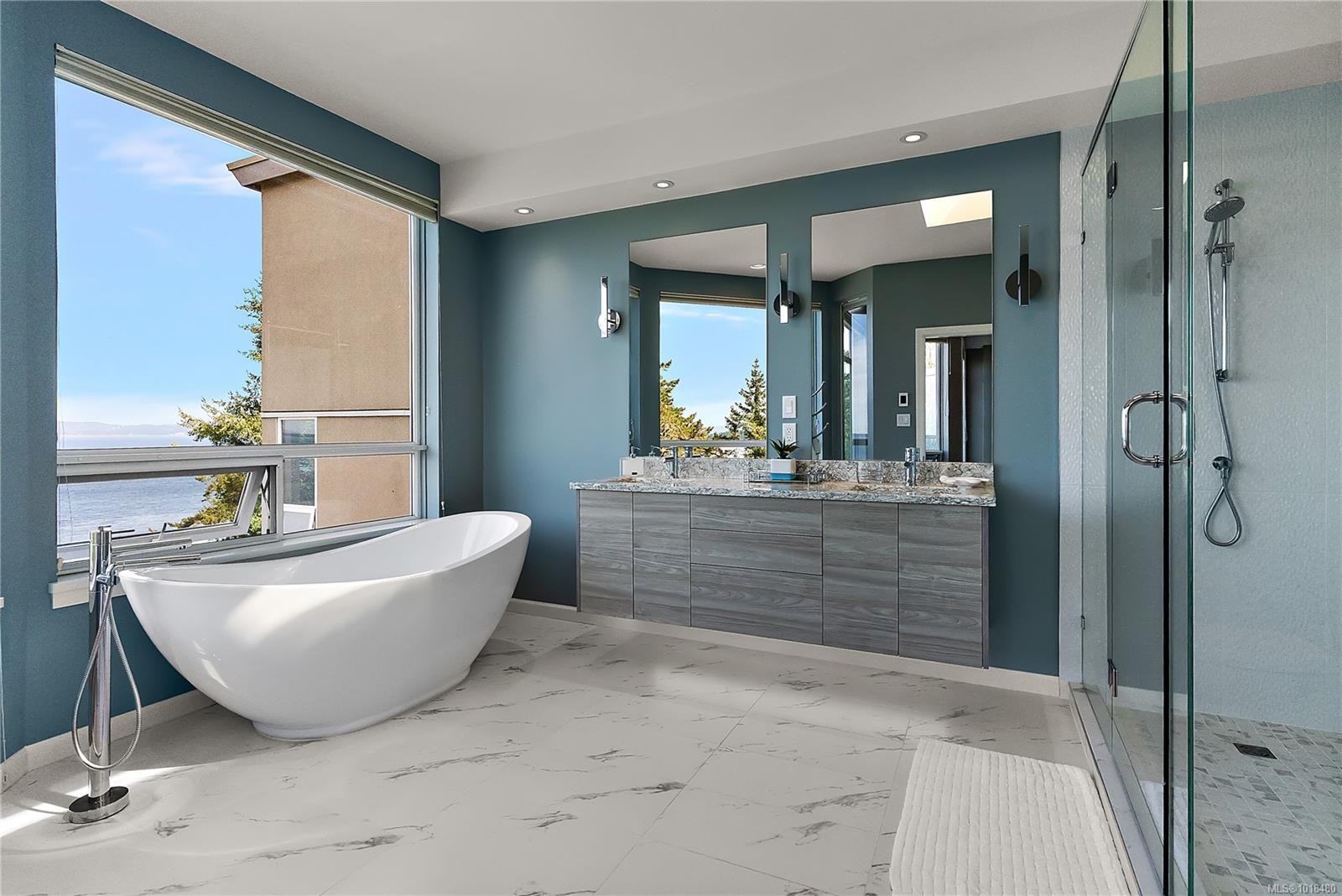 7-4771 Cordova Bay Rd, Saanich, BC