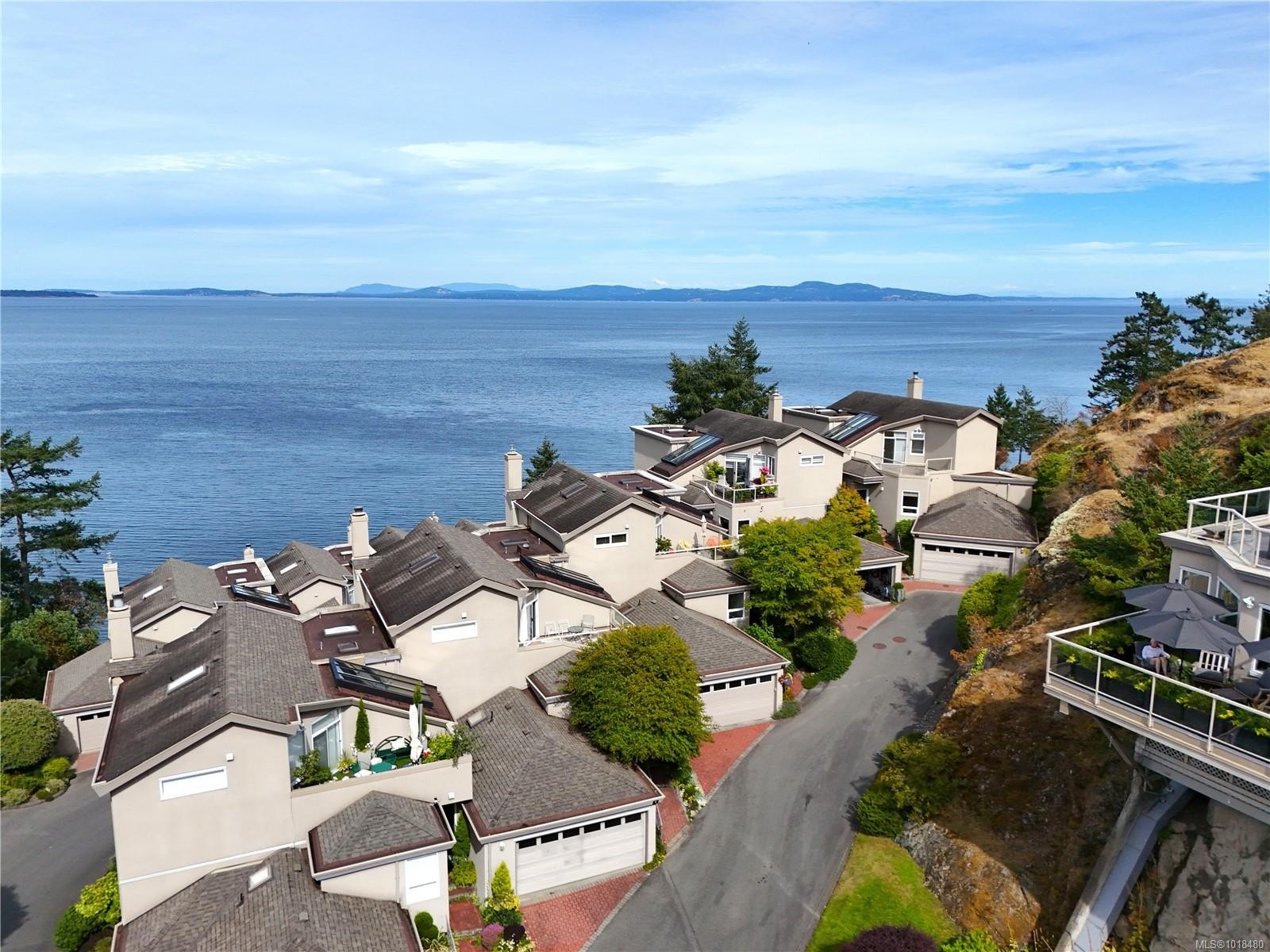 7-4771 Cordova Bay Rd, Saanich, BC