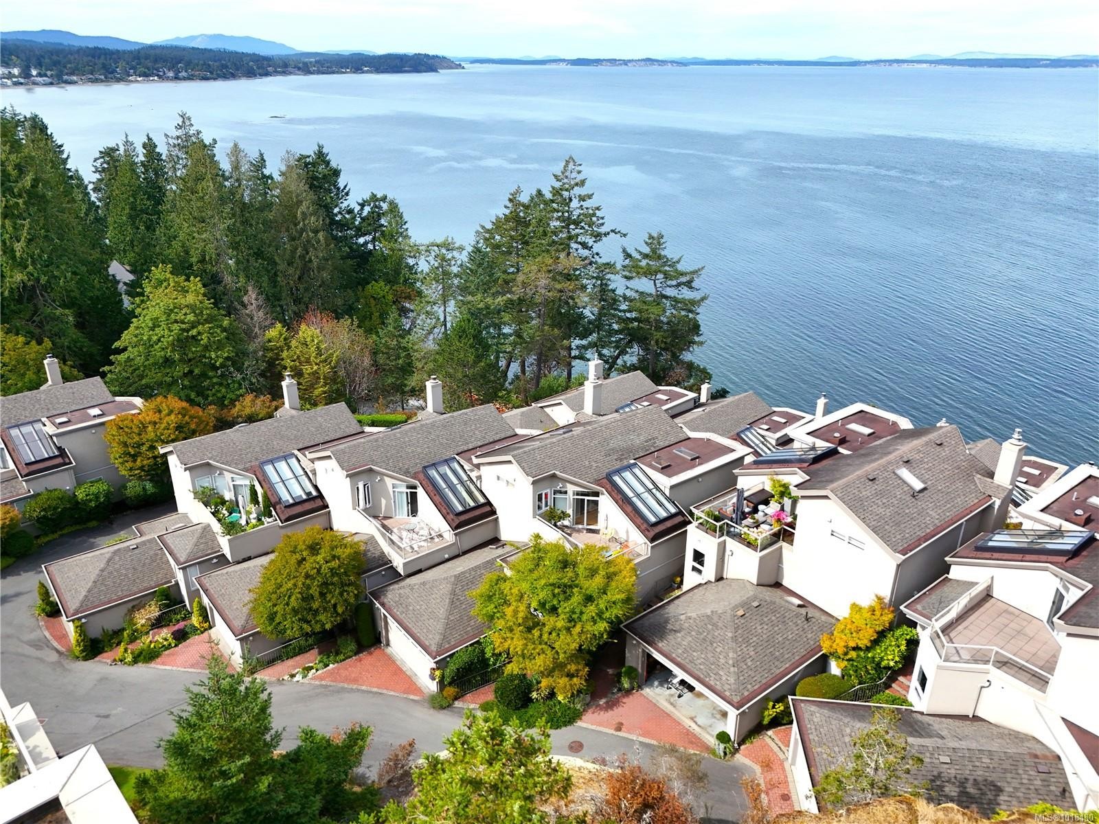 7-4771 Cordova Bay Rd, Saanich, BC