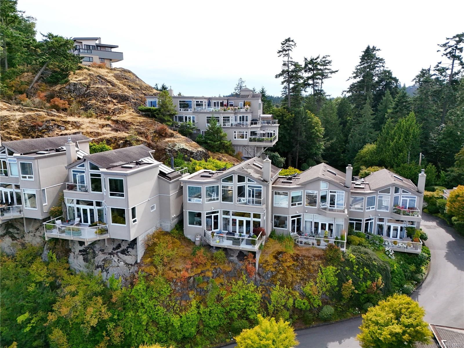 7-4771 Cordova Bay Rd, Saanich, BC