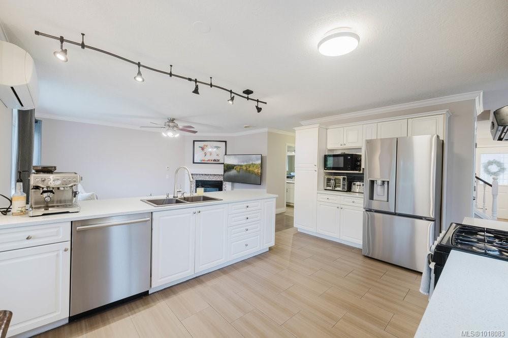 2310 Francis View Dr, View Royal, BC