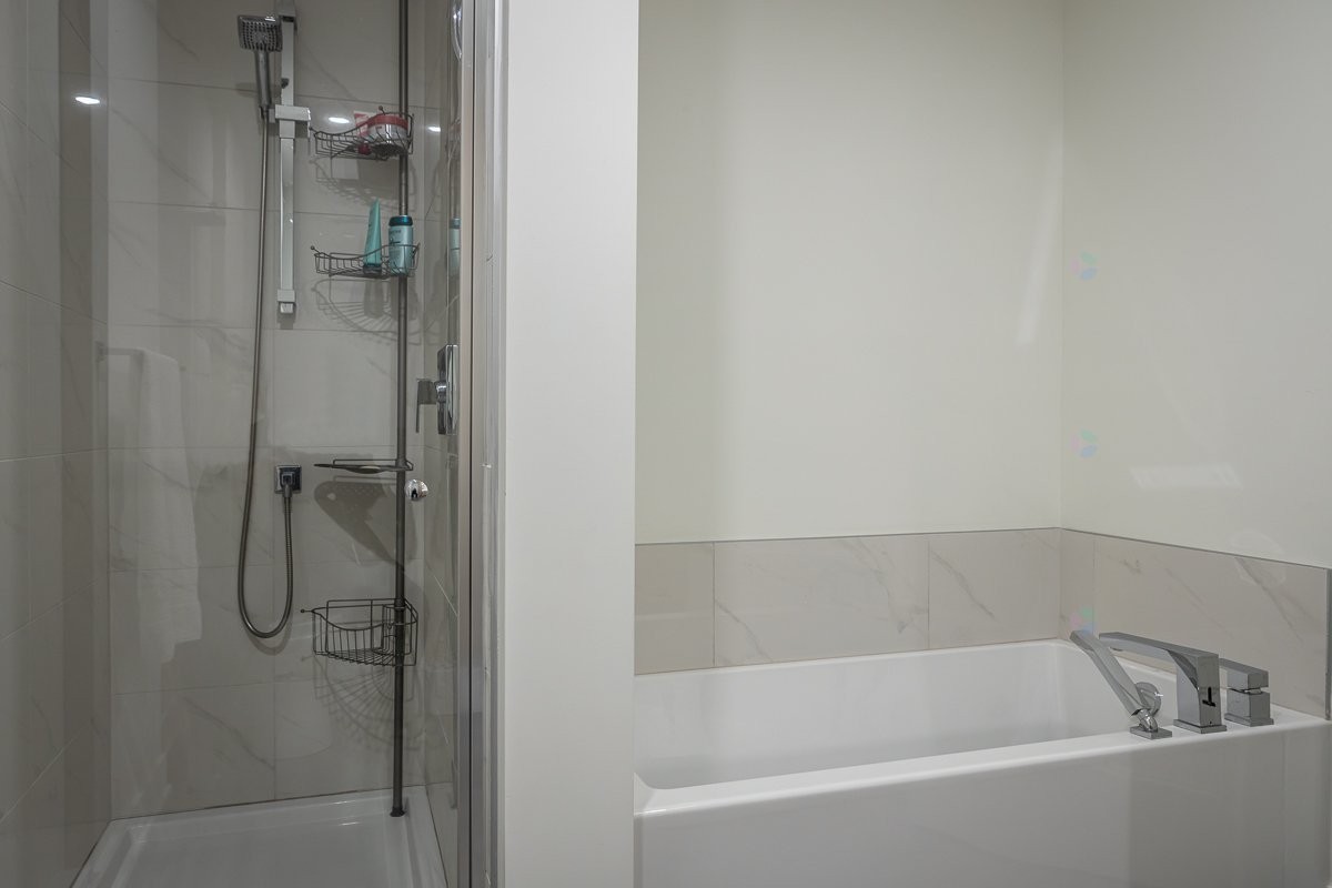 Bathroom - 312-785 Av. Pierre-Dansereau, Terrebonne (Terrebonne), QC - Indoor Photo Showing Bathroom