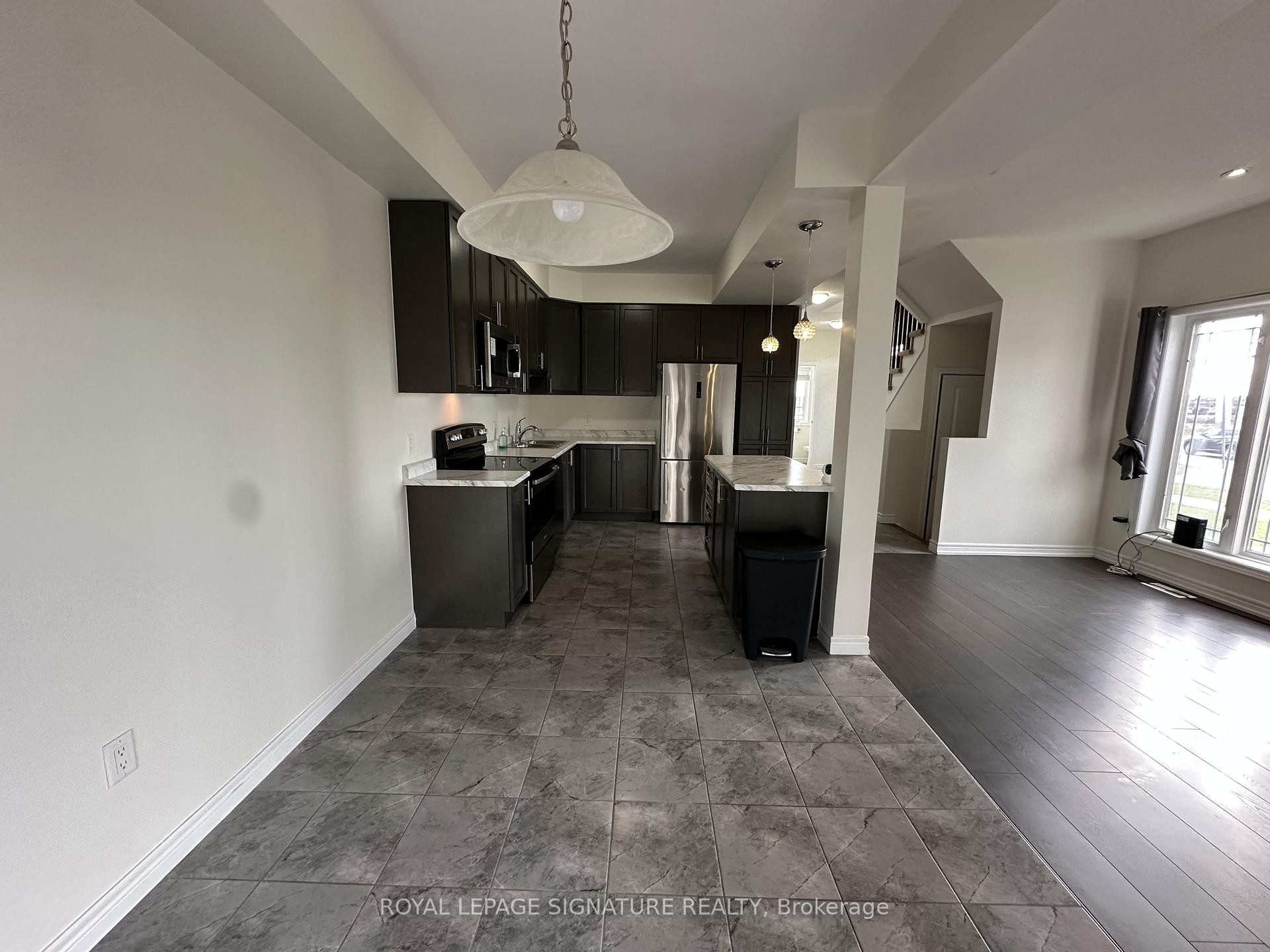 40 Kingsborough Dr Drive, Hamilton, ON - Indoor Photo Showing Kitchen