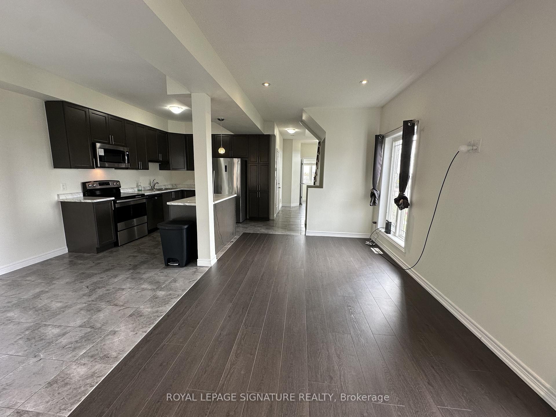 40 Kingsborough Dr Drive, Hamilton, ON - Indoor Photo Showing Kitchen
