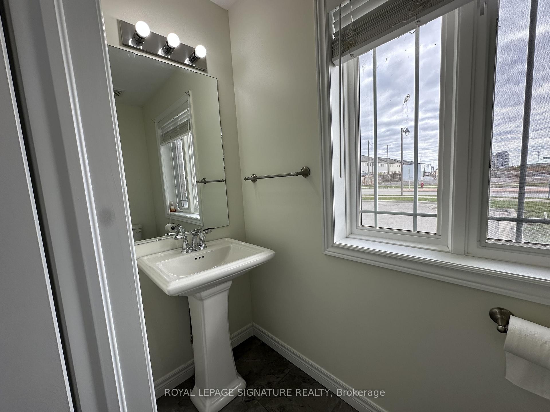 40 Kingsborough Dr Drive, Hamilton, ON - Indoor Photo Showing Bathroom