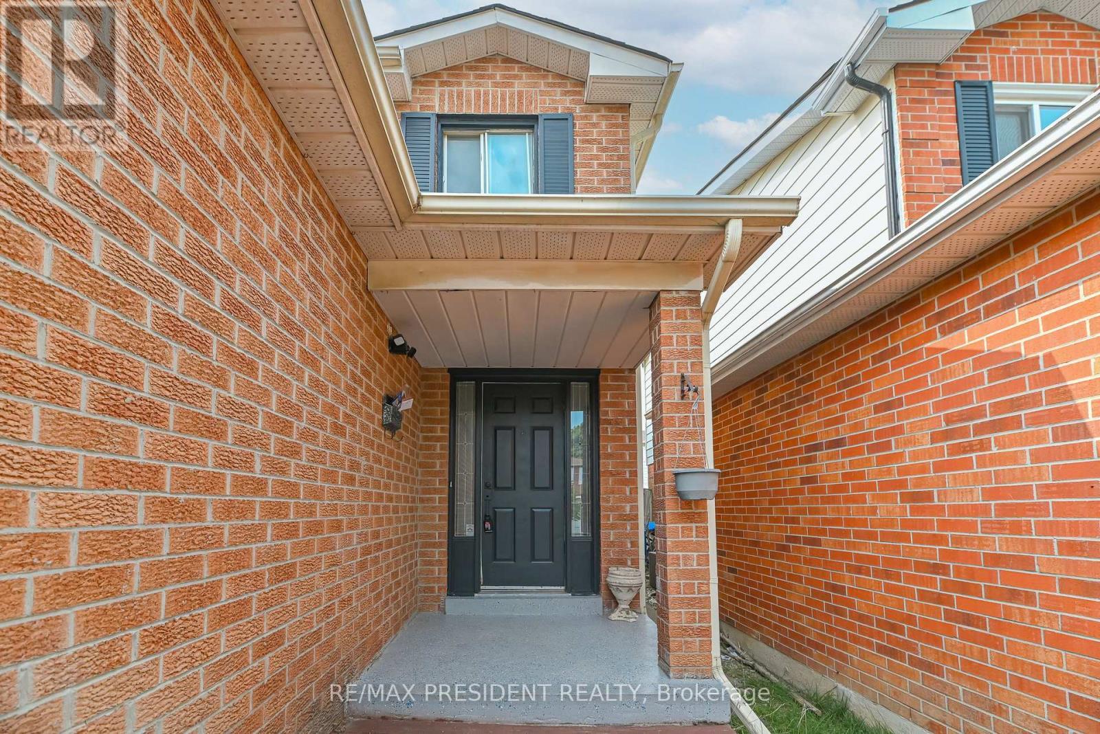 4 Lawnview Court, Brampton, ON - Outdoor With Exterior