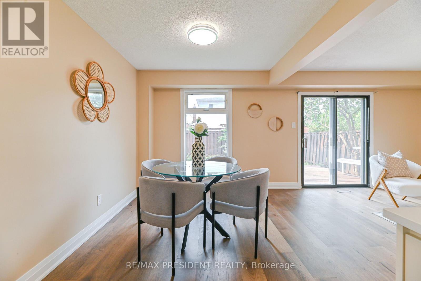 4 Lawnview Court, Brampton, ON - Indoor Photo Showing Dining Room
