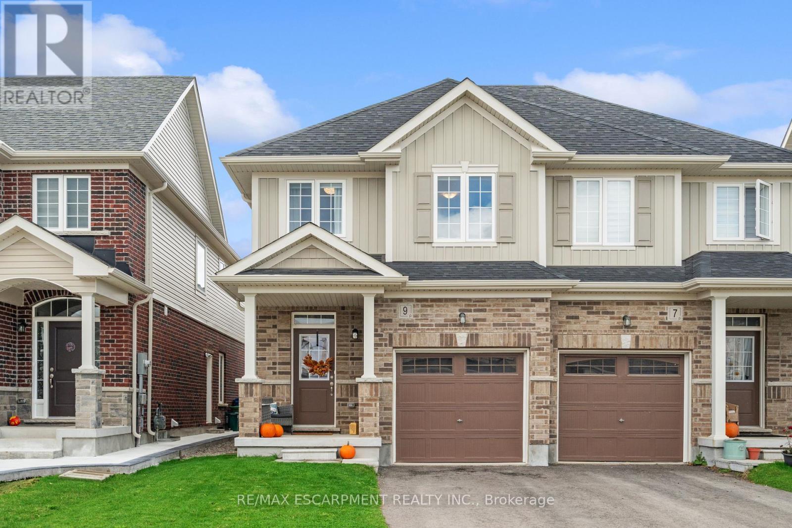 9 Elsegood Drive, Guelph, ON - Outdoor With Facade