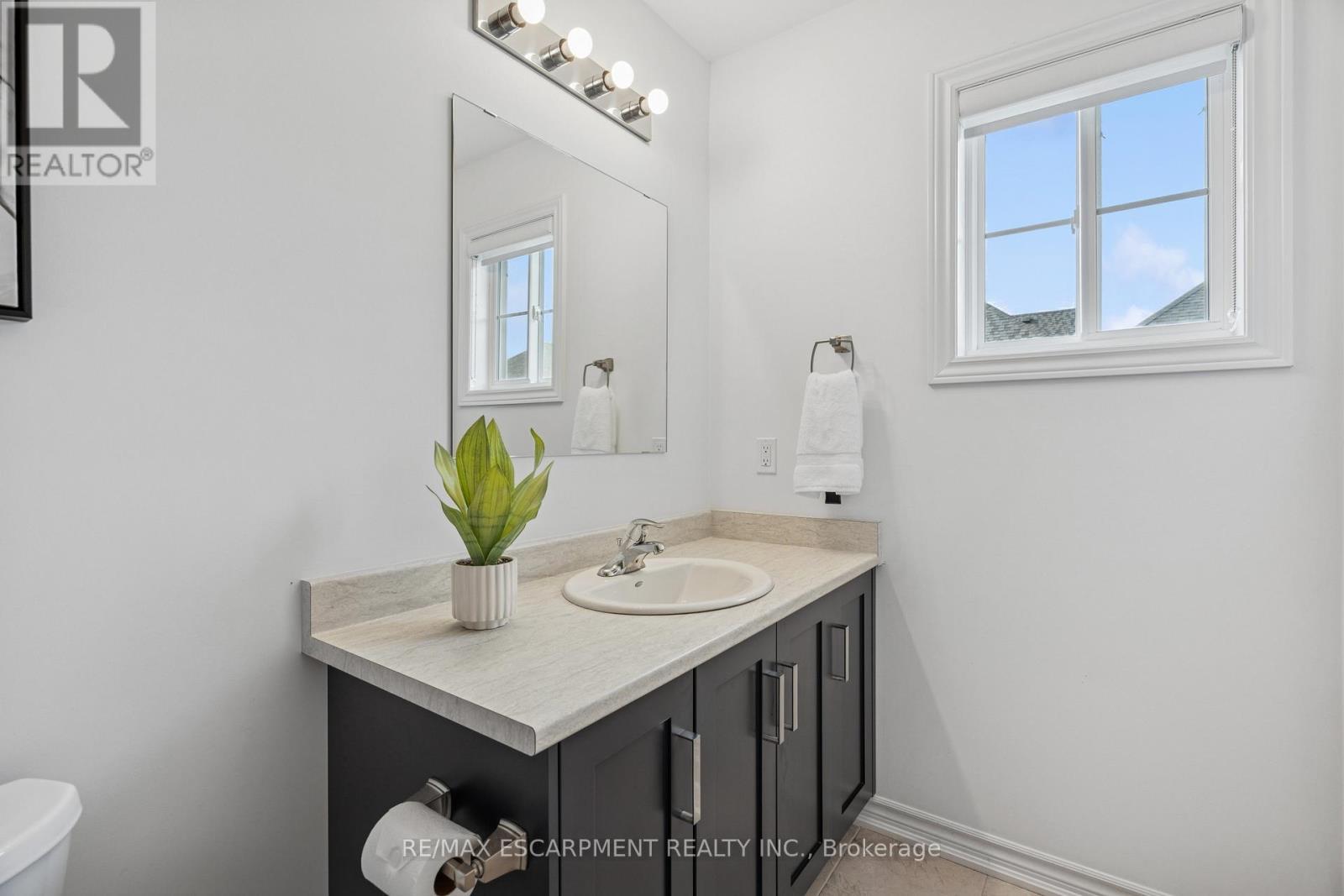 9 Elsegood Drive, Guelph, ON - Indoor Photo Showing Bathroom