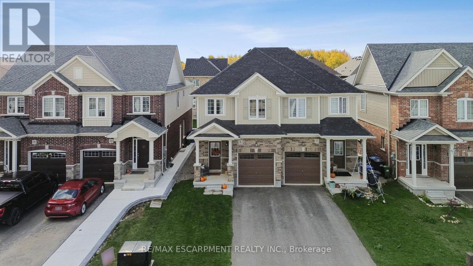 9 Elsegood Drive, Guelph, ON - Outdoor With Facade