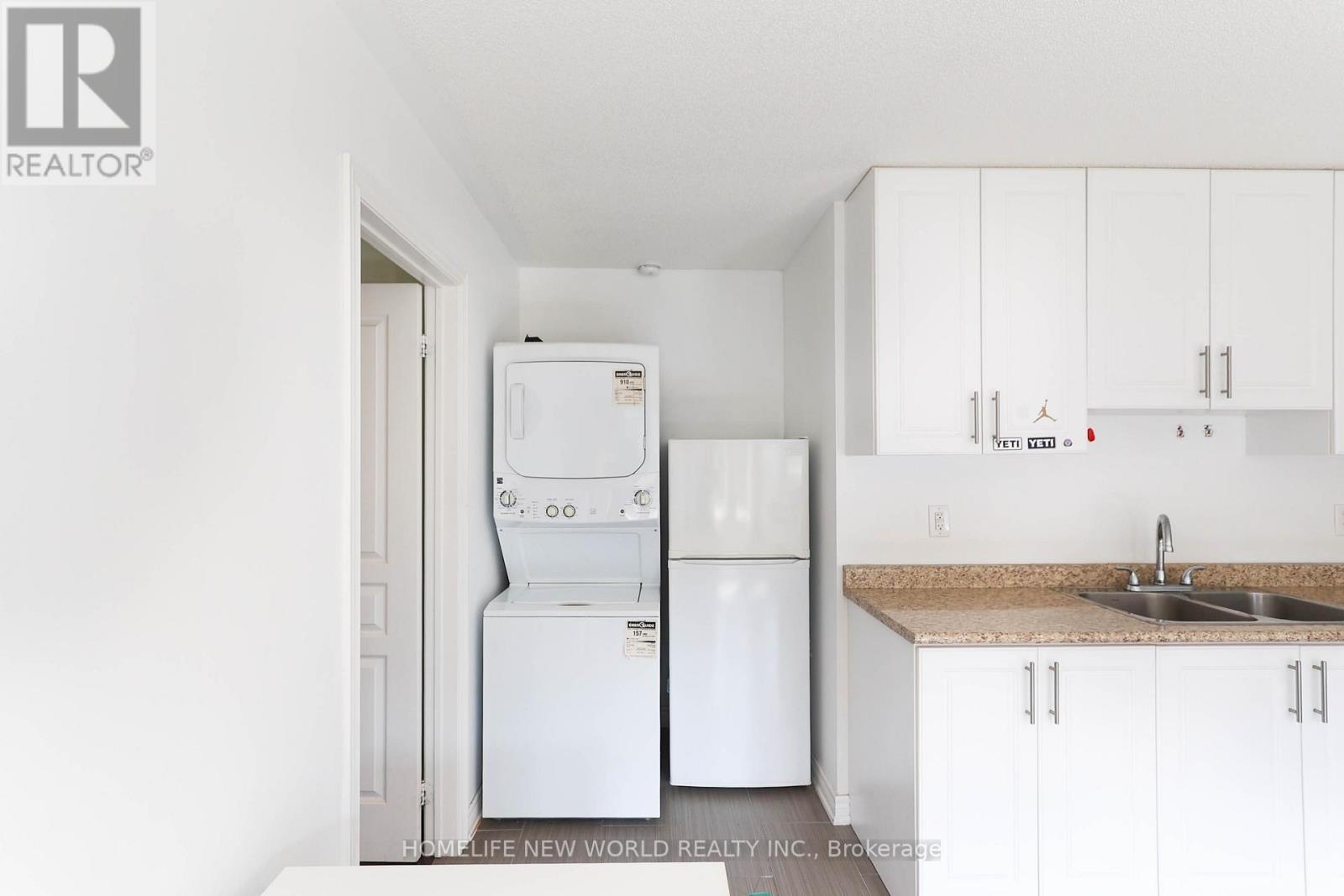 Main - 41 Pulpwood Crescent, Richmond Hill, ON - Indoor Photo Showing Laundry Room