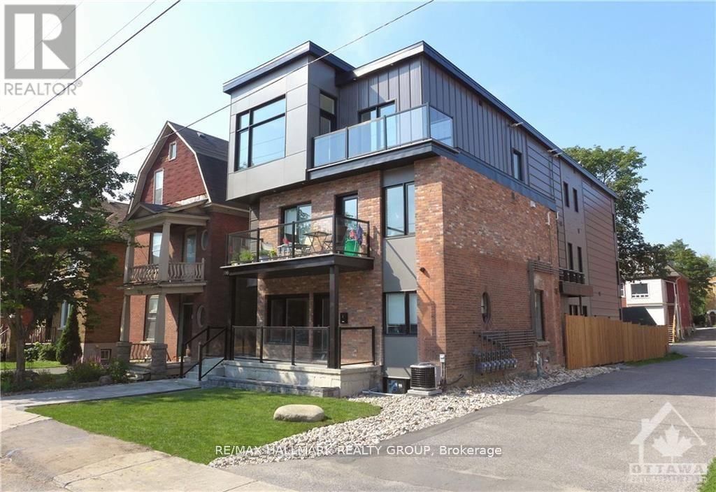 2 - 368 Chapel Street, Ottawa, ON - Outdoor With Balcony