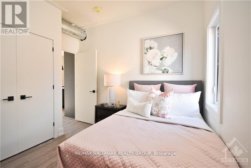 2 - 368 Chapel Street, Ottawa, ON - Indoor Photo Showing Bedroom