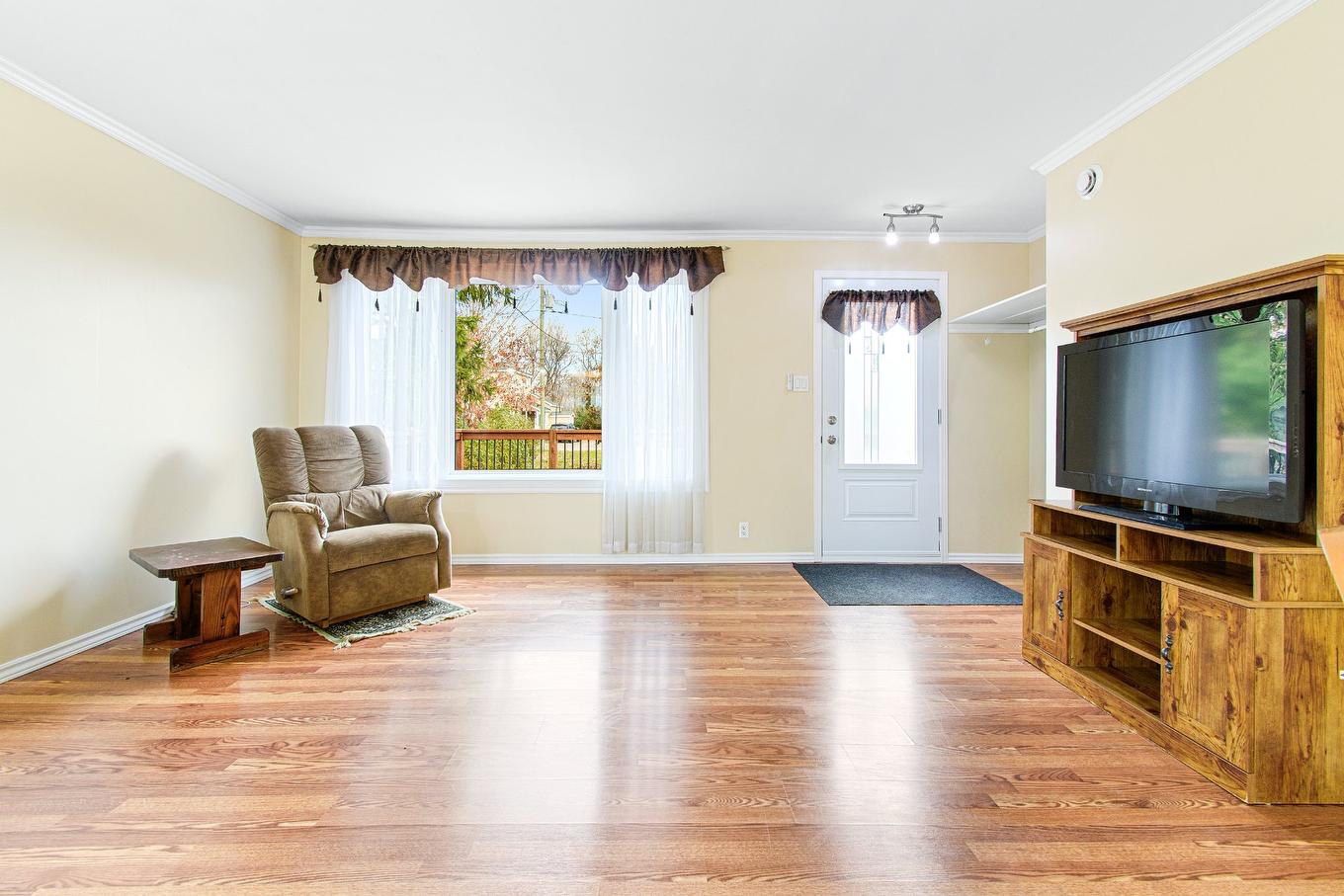 Dining room - 4 Rue Louis-Seize, Brownsburg-Chatham, QC - Indoor Photo Showing Other Room