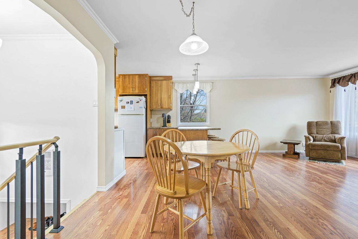 Dining room - 4 Rue Louis-Seize, Brownsburg-Chatham, QC - Indoor Photo Showing Dining Room