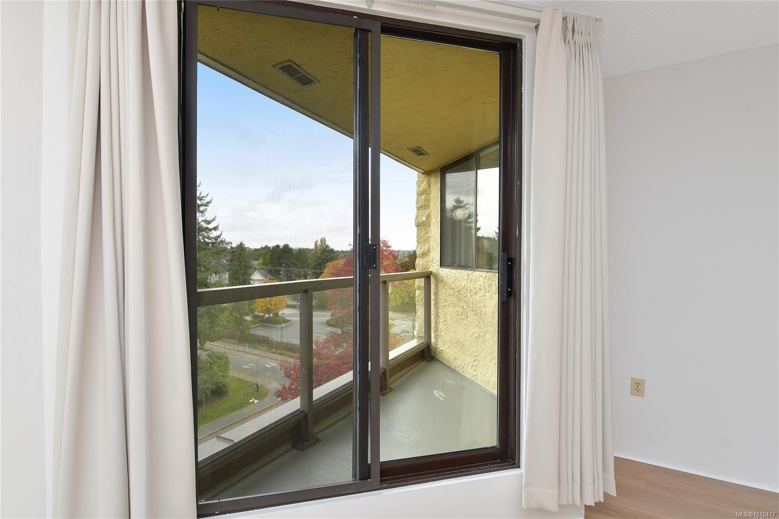 611-1745 Leighton Rd, Victoria, BC - With Exterior