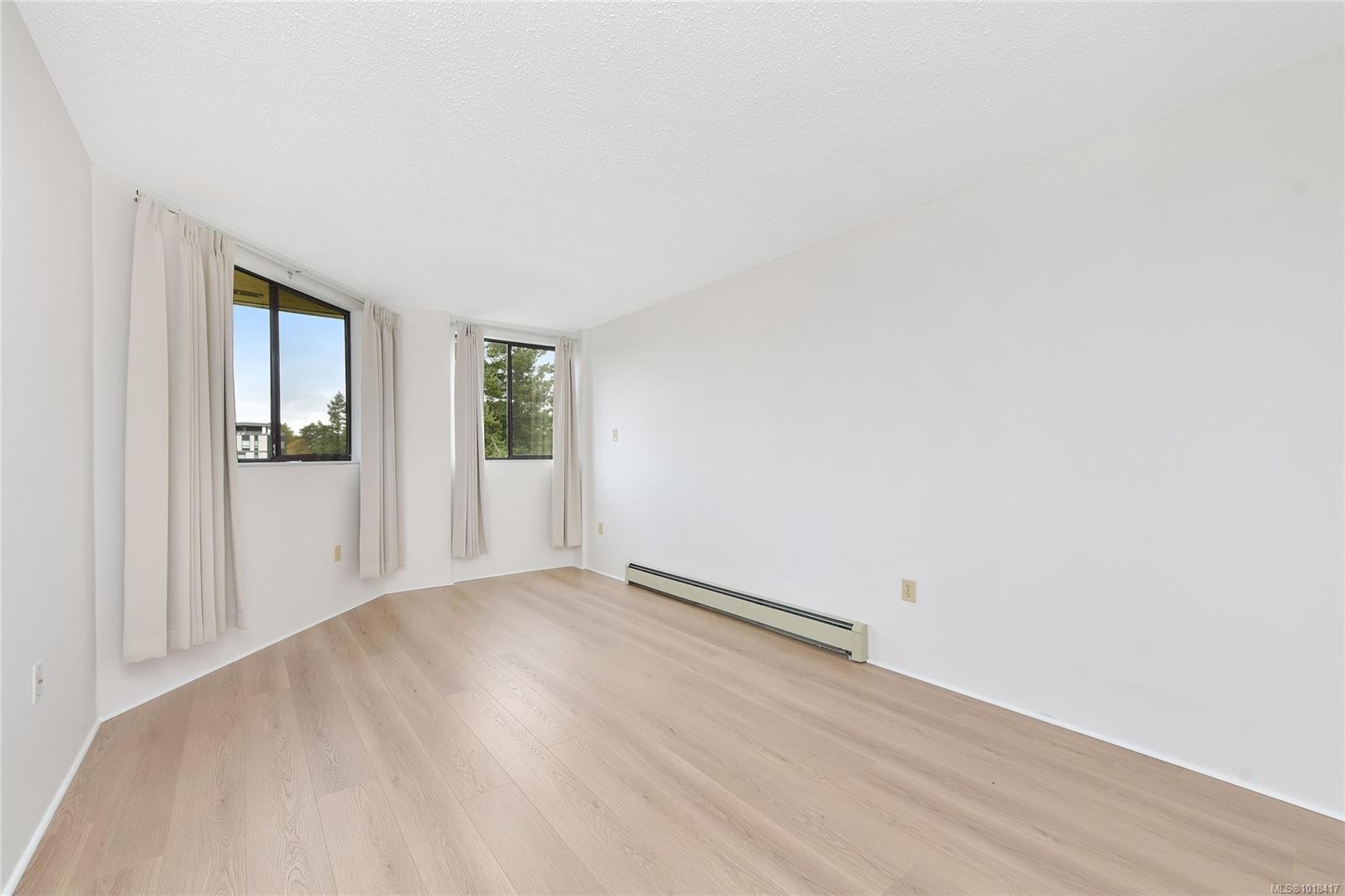 611-1745 Leighton Rd, Victoria, BC - Indoor Photo Showing Other Room
