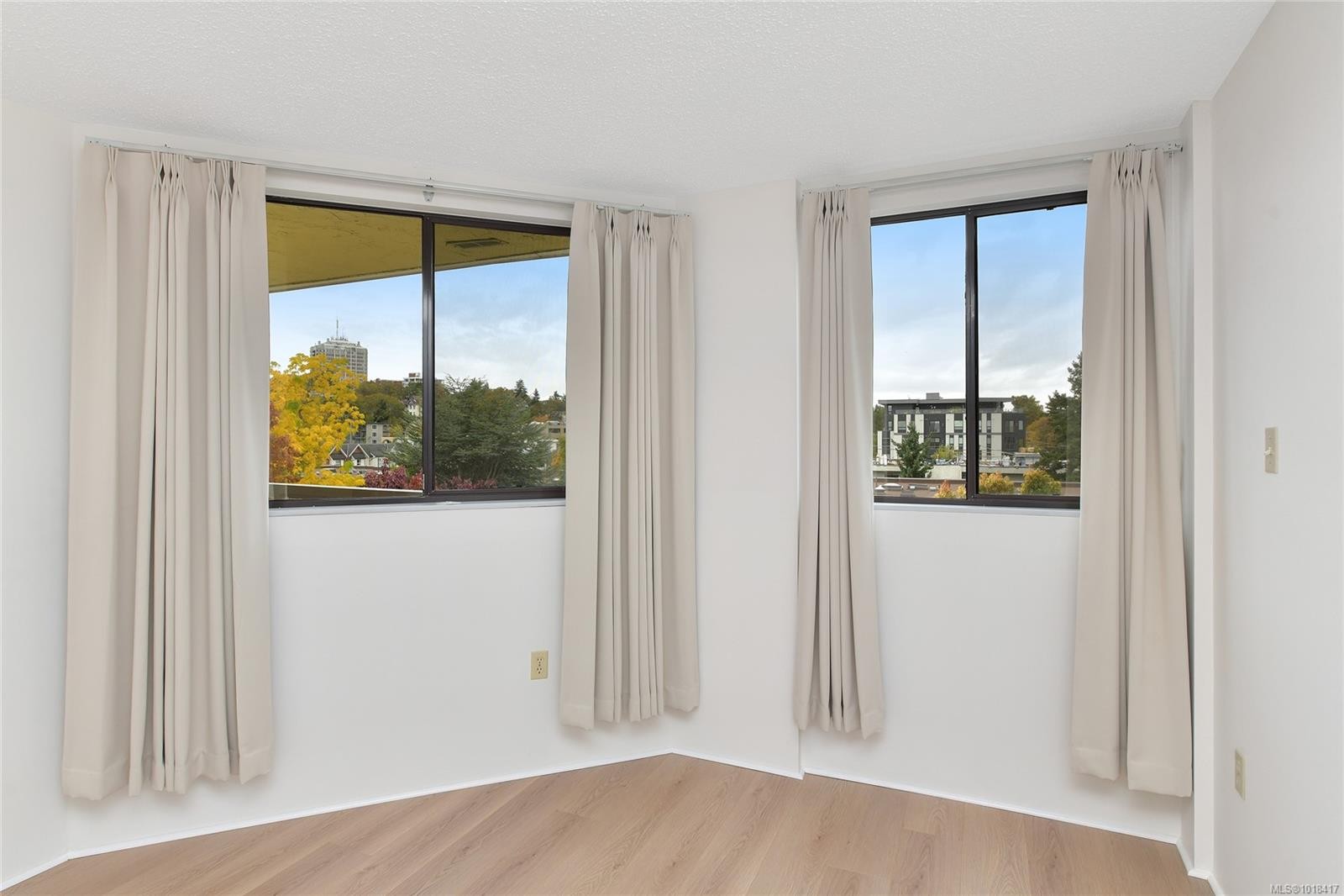 611-1745 Leighton Rd, Victoria, BC - Indoor Photo Showing Other Room