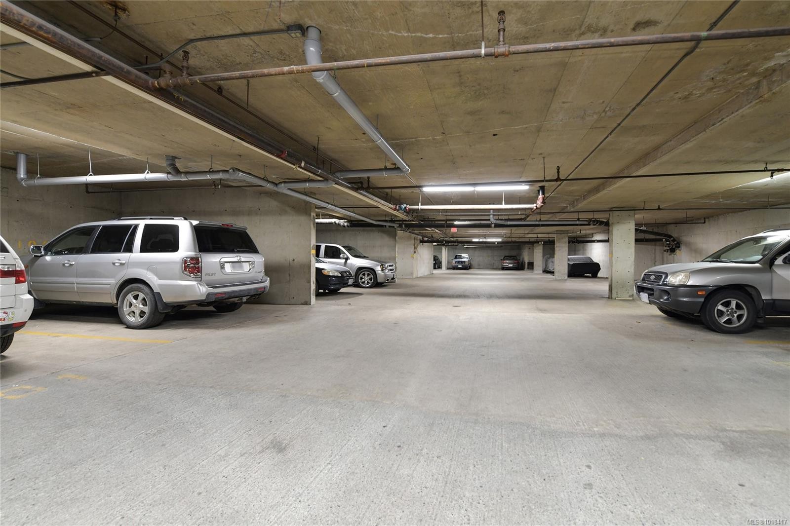 611-1745 Leighton Rd, Victoria, BC - Indoor Photo Showing Garage