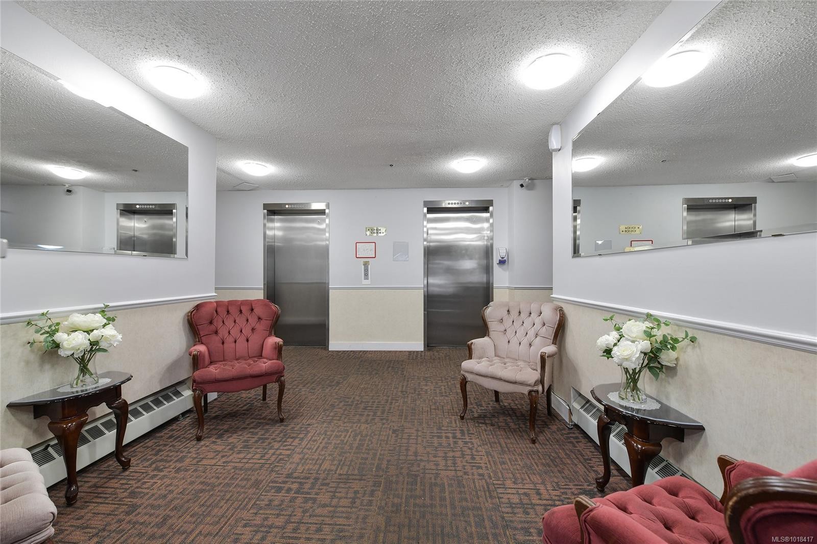 611-1745 Leighton Rd, Victoria, BC - Indoor