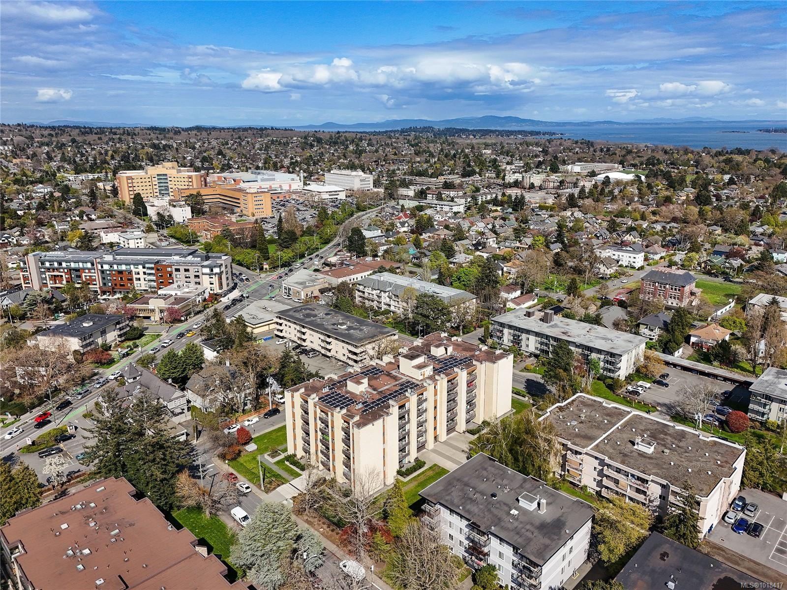 611-1745 Leighton Rd, Victoria, BC - Outdoor With View