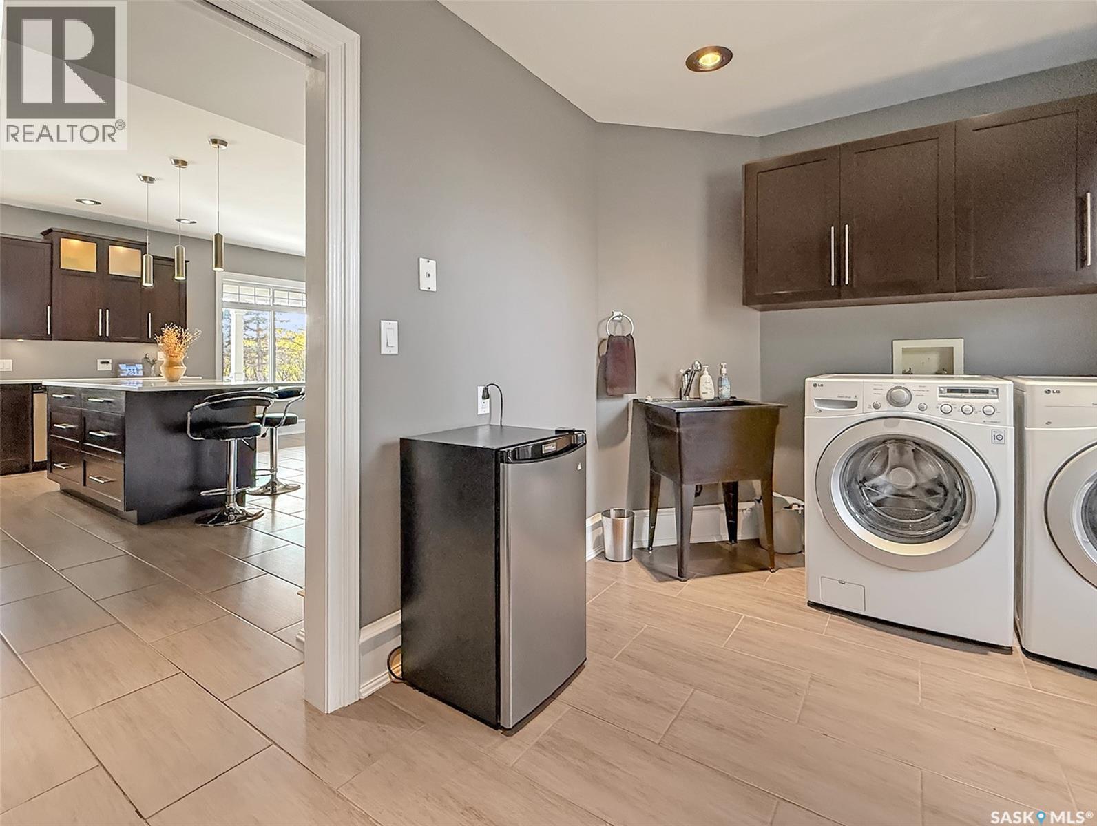 City Of Swift Current Acreage, Swift Current, SK - Indoor Photo Showing Laundry Room