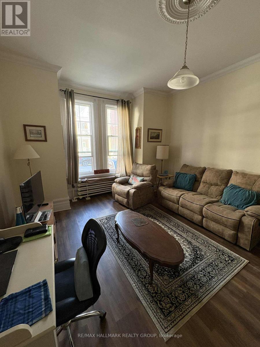 Unit 1 Living/Dining Combo - 356 Gilmour Street, Ottawa, ON - Indoor Photo Showing Living Room