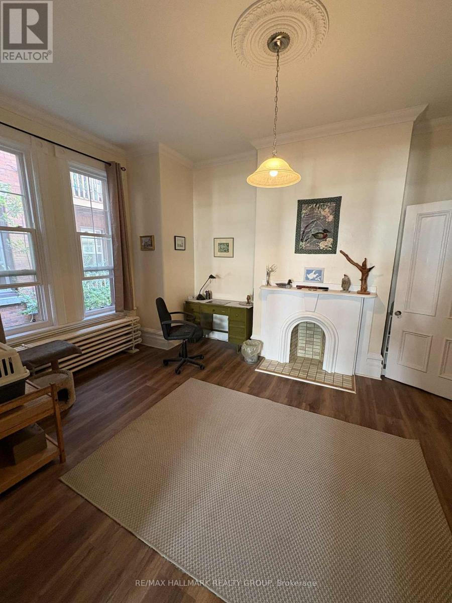 Unit 1Living/Dining Combo - 356 Gilmour Street, Ottawa, ON - Indoor