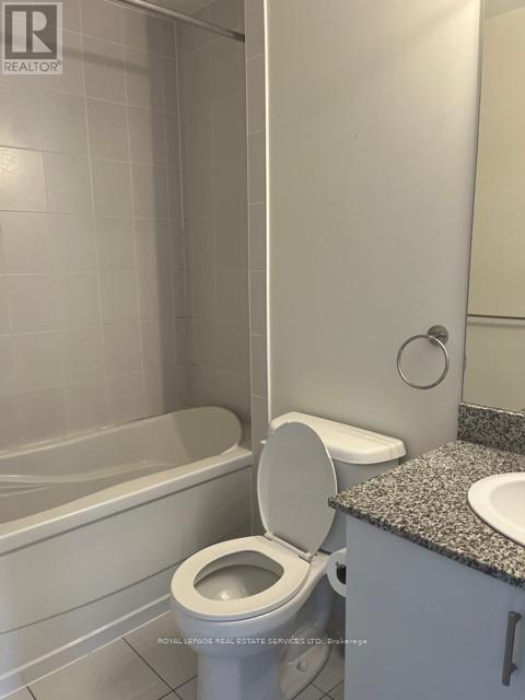 705 - 2900 Highway 7 W, Vaughan, ON - Indoor Photo Showing Bathroom