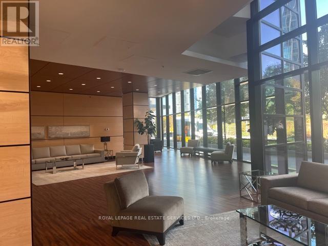 705 - 2900 Highway 7 W, Vaughan, ON - Indoor