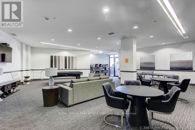 705 - 2900 Highway 7 W, Vaughan, ON - Indoor