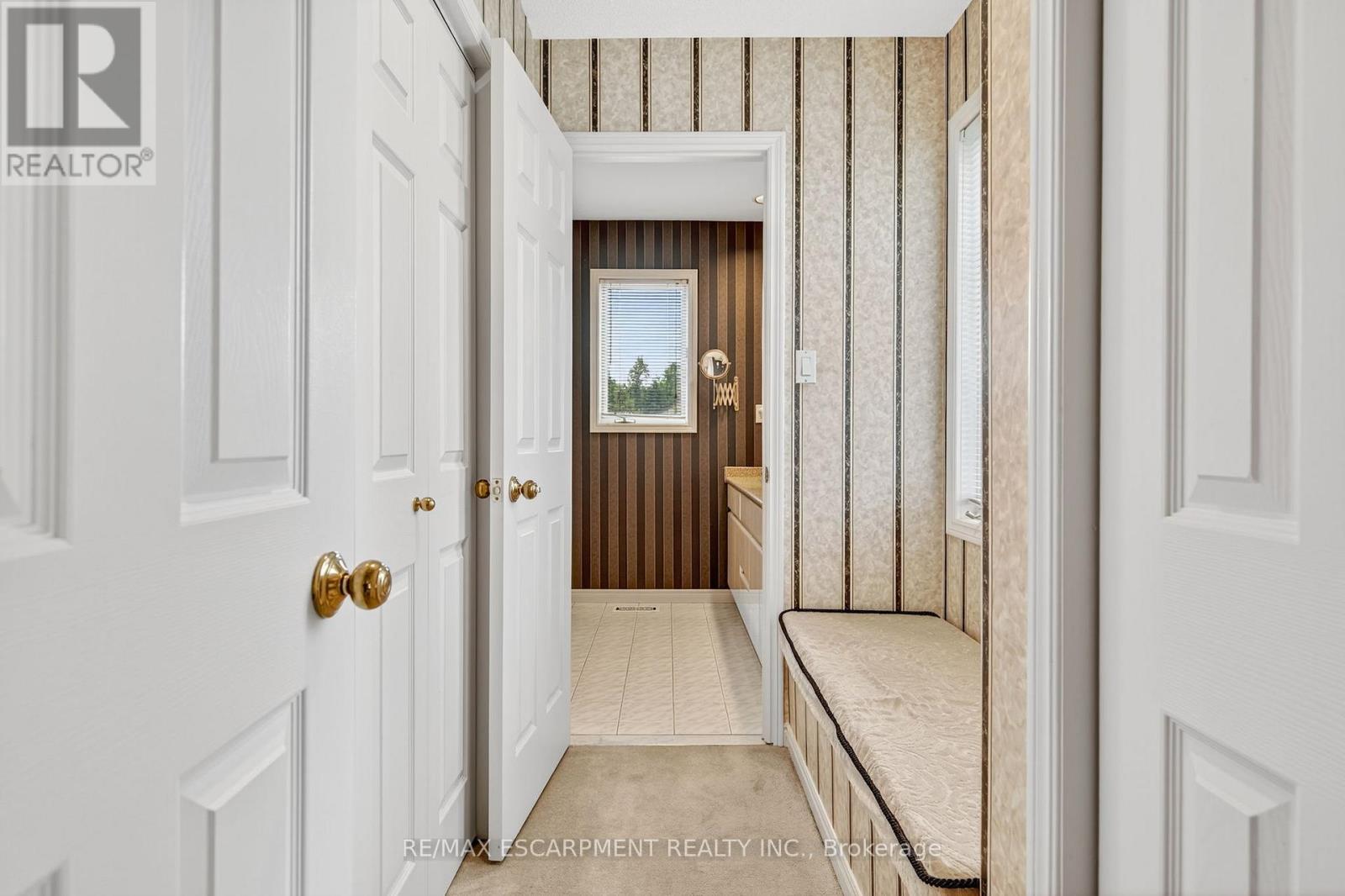 22 Weneil Drive, Hamilton, ON - Indoor Photo Showing Other Room