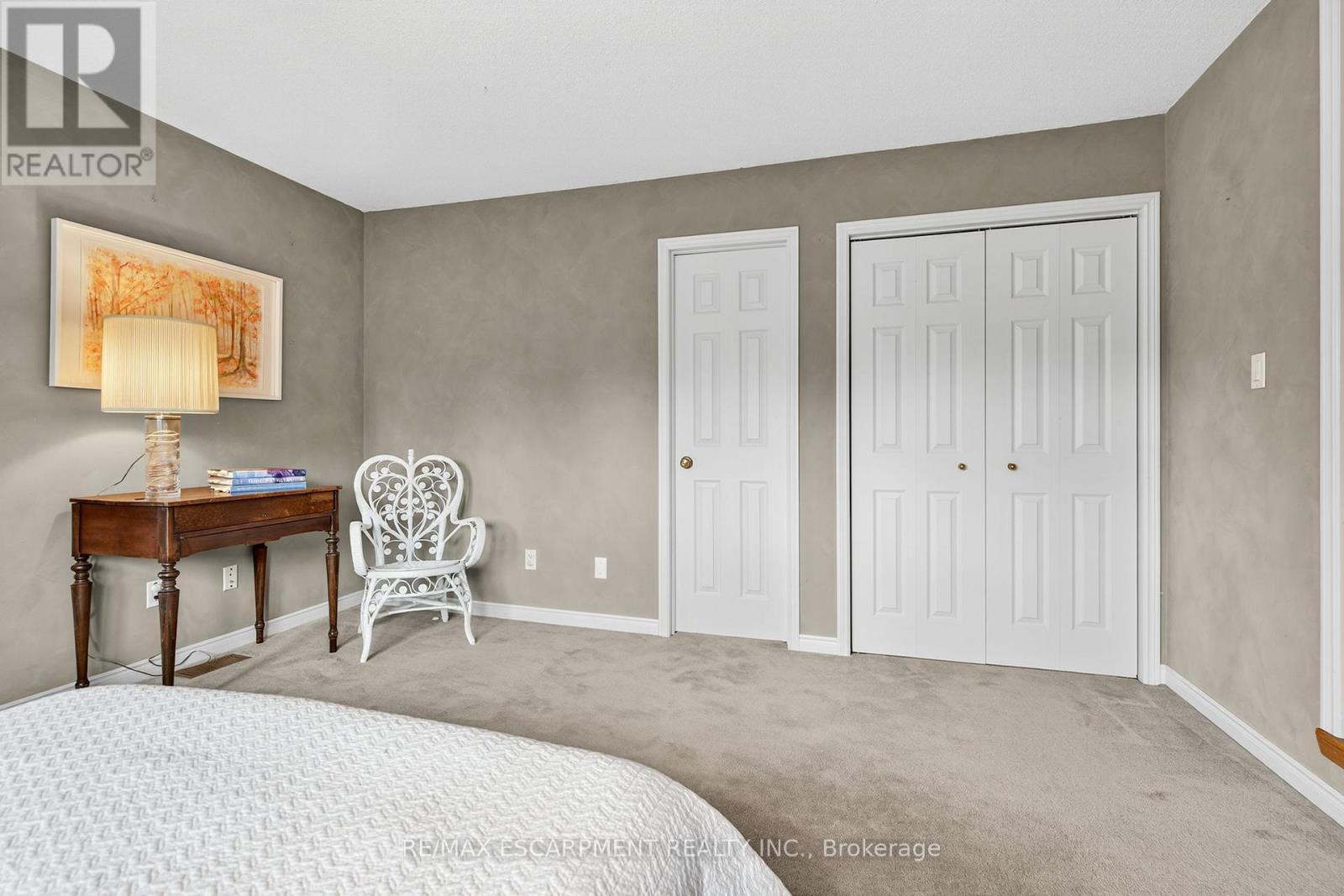 22 Weneil Drive, Hamilton, ON - Indoor Photo Showing Bedroom