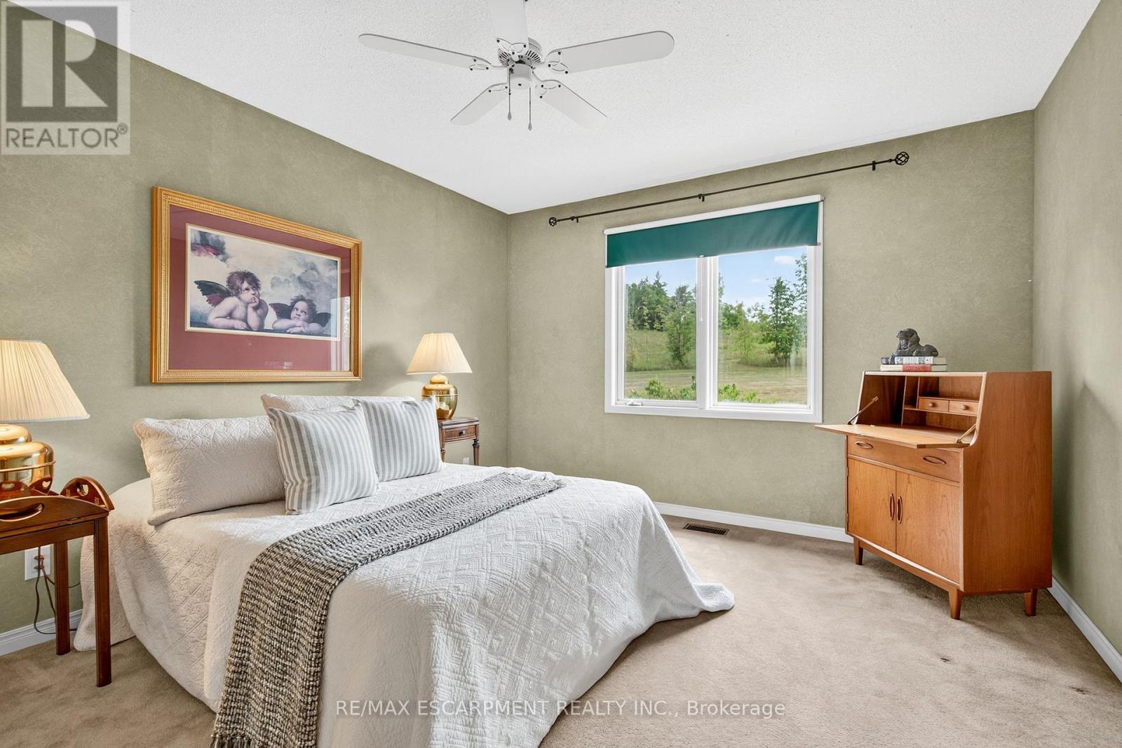 22 Weneil Drive, Hamilton, ON - Indoor Photo Showing Bedroom