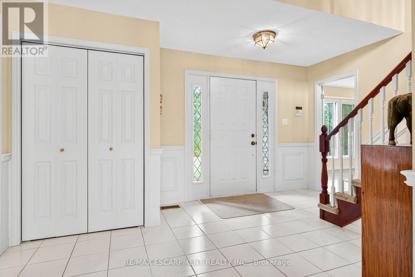 22 Weneil Drive, Hamilton, ON - Indoor Photo Showing Other Room