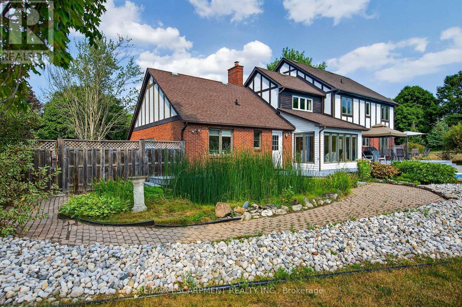 22 Weneil Drive, Hamilton, ON - Outdoor