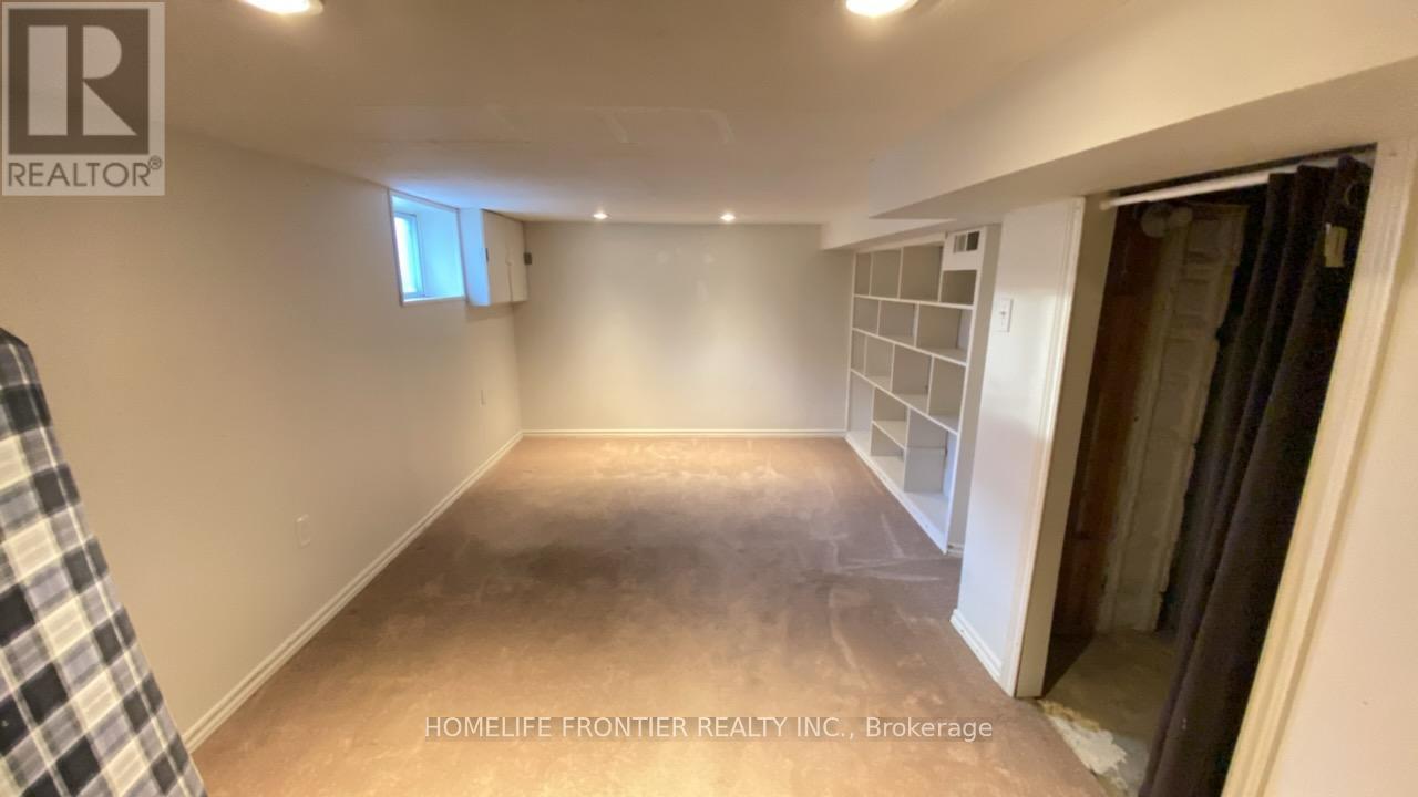 92 King Street W, Mississauga, ON - Indoor Photo Showing Other Room