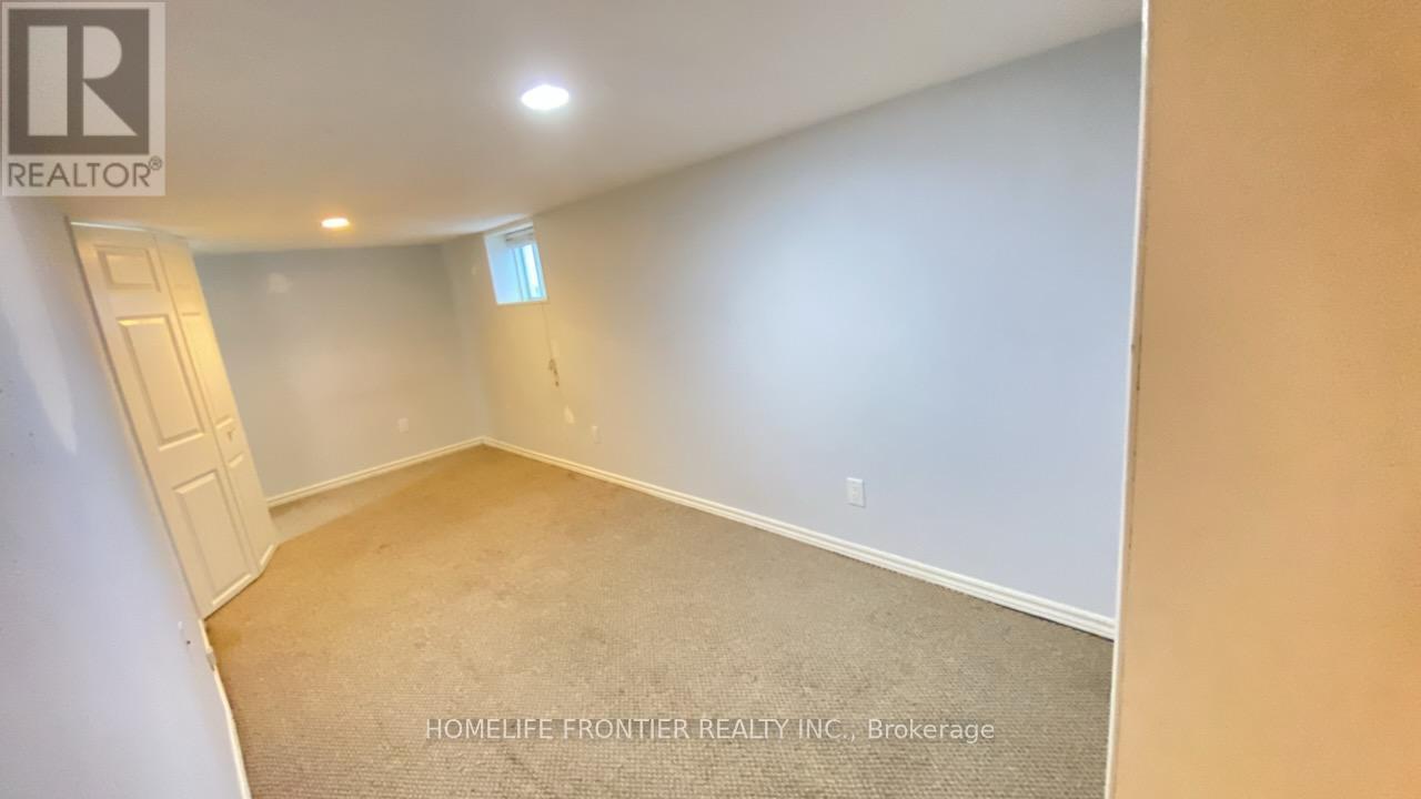 92 King Street W, Mississauga, ON - Indoor Photo Showing Other Room