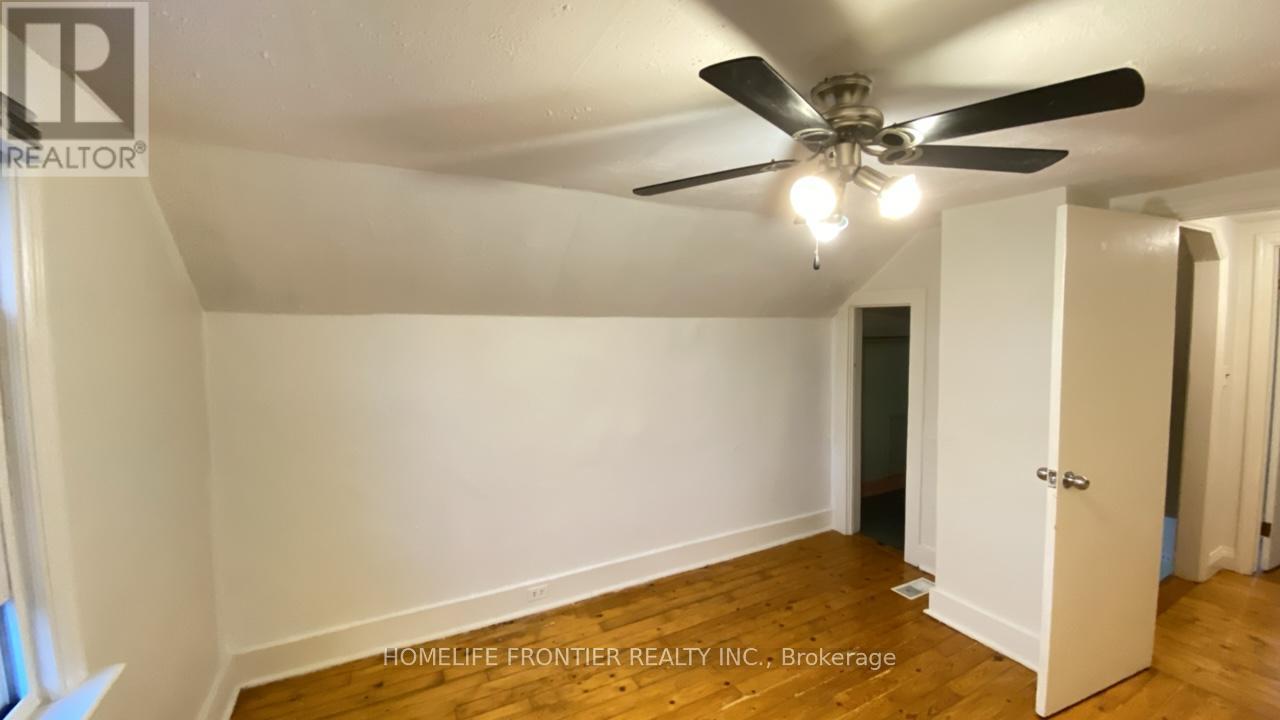 92 King Street W, Mississauga, ON - Indoor Photo Showing Other Room