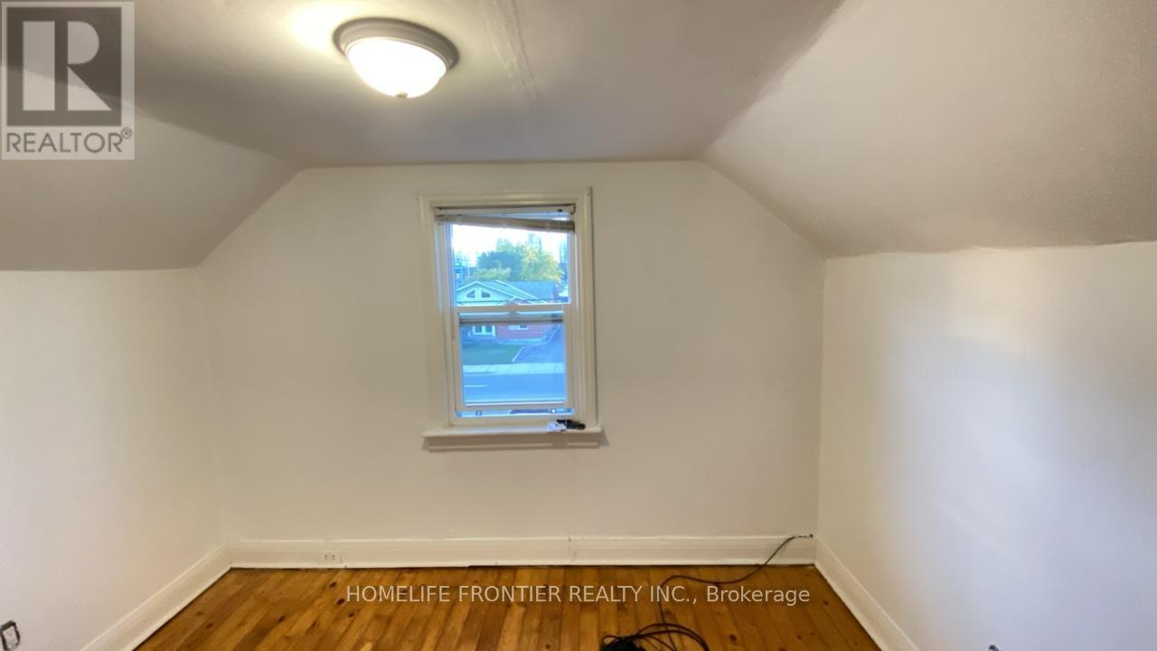 92 King Street W, Mississauga, ON - Indoor Photo Showing Other Room