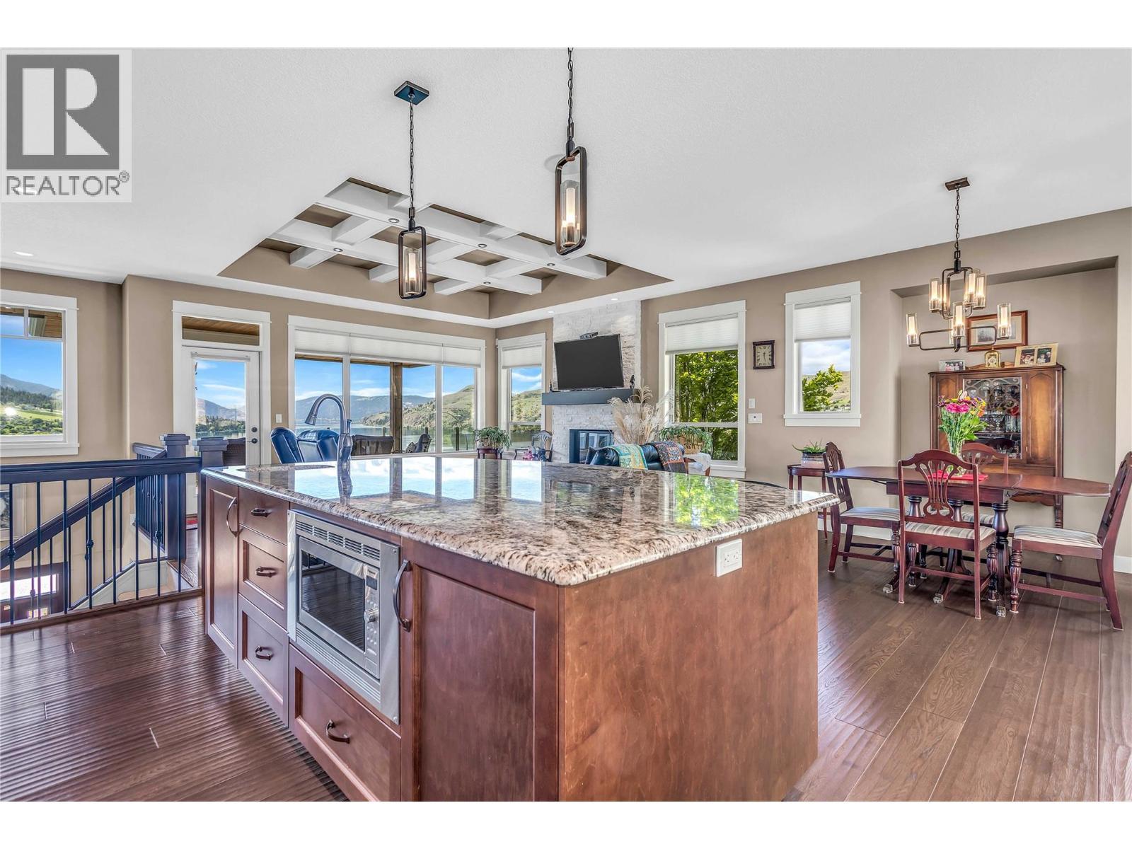 8780 Braeburn Drive, Coldstream, BC - Indoor