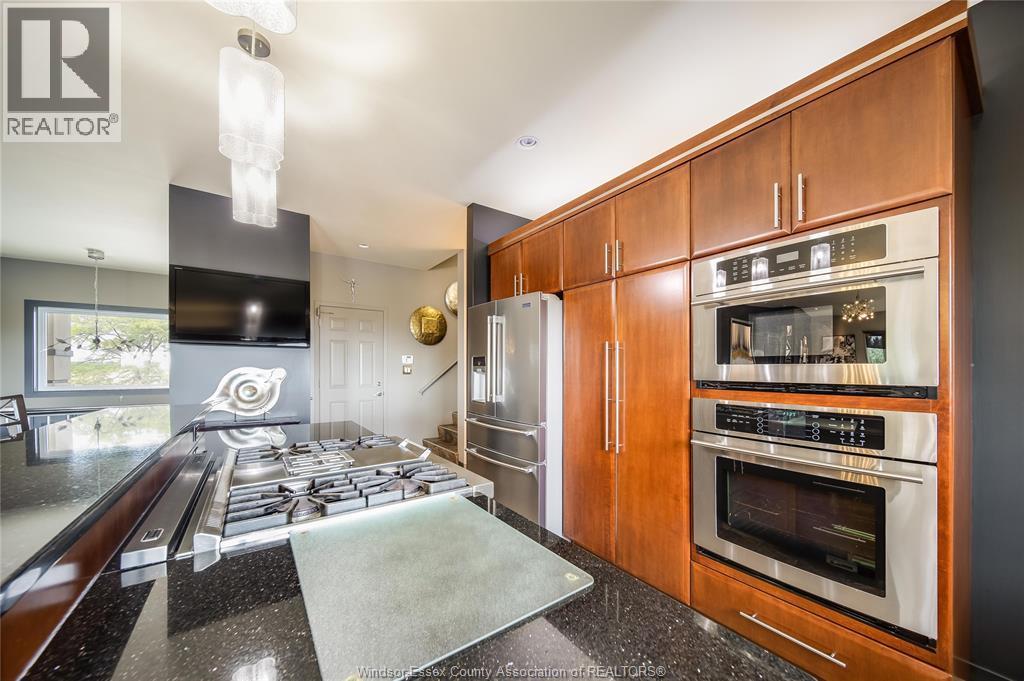 914 Lakeshore Road 101, Maidstone, ON - Indoor Photo Showing Kitchen
