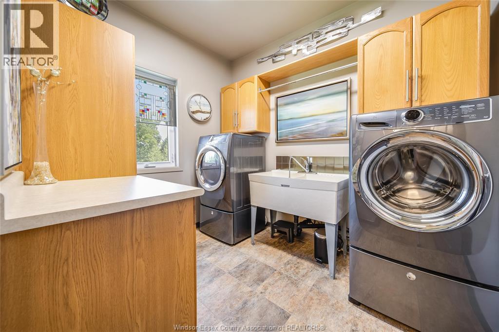 914 Lakeshore Road 101, Maidstone, ON - Indoor Photo Showing Laundry Room